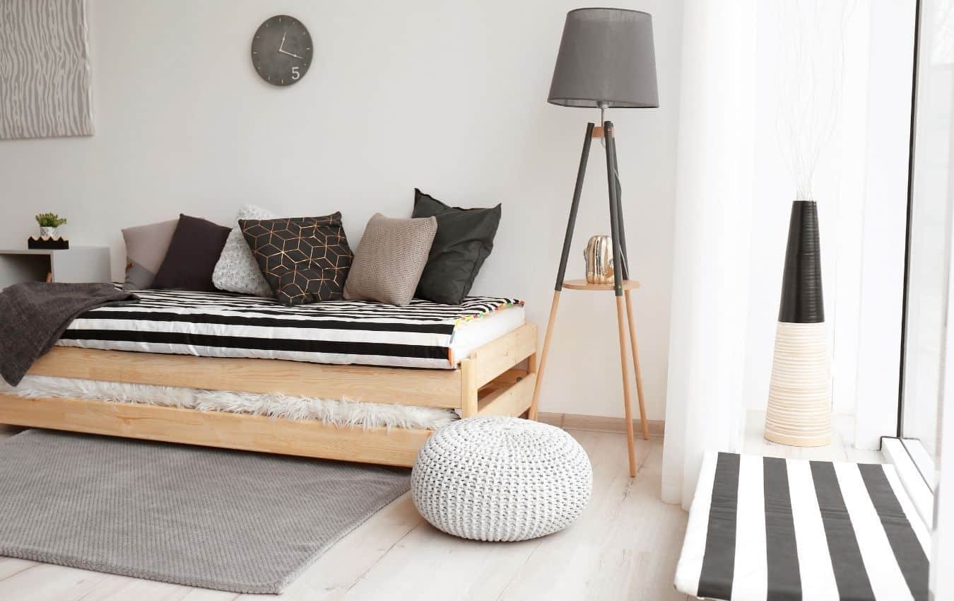 12 Ideas On How To Make A Daybed Look Like A Couch The Mind Blown
