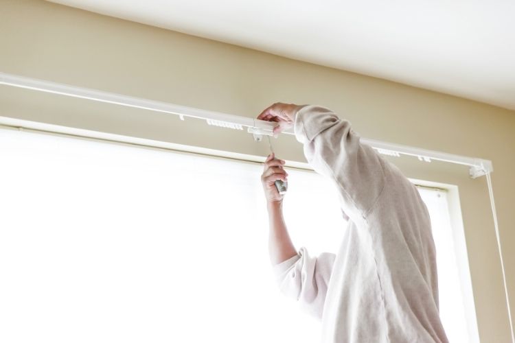 tips on hanging curtain rods