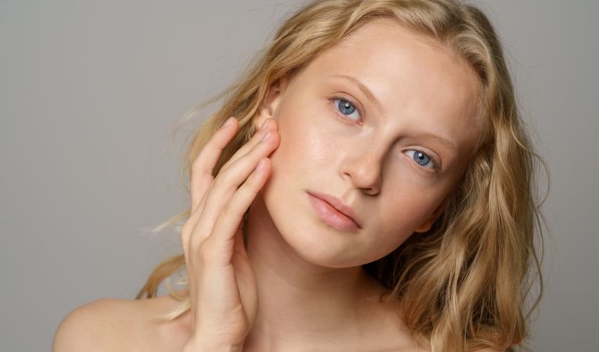 blonde eyelashes